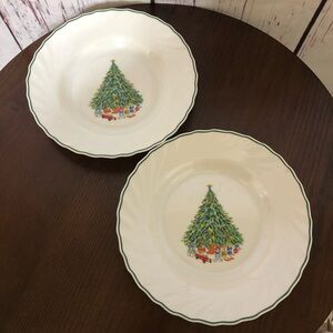 NOEL PORCELLE from the House of Salem 9” salad pasta plate Set of 2 Vintage 80s